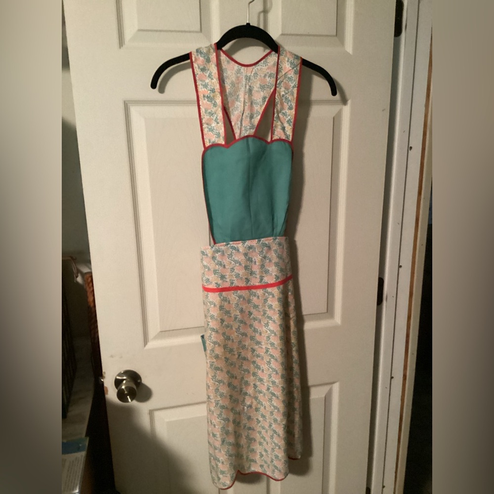 Handmade apron from the 1940’s.
